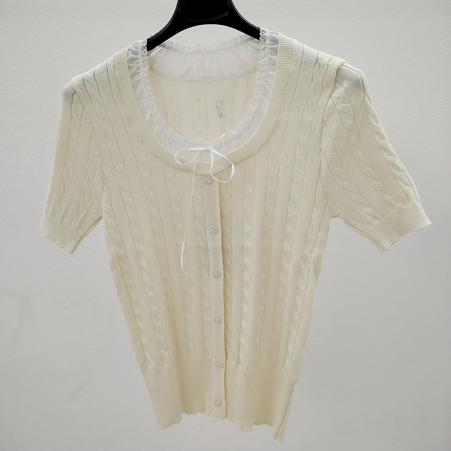 Cardigan Corto a Trecce con Bottoni