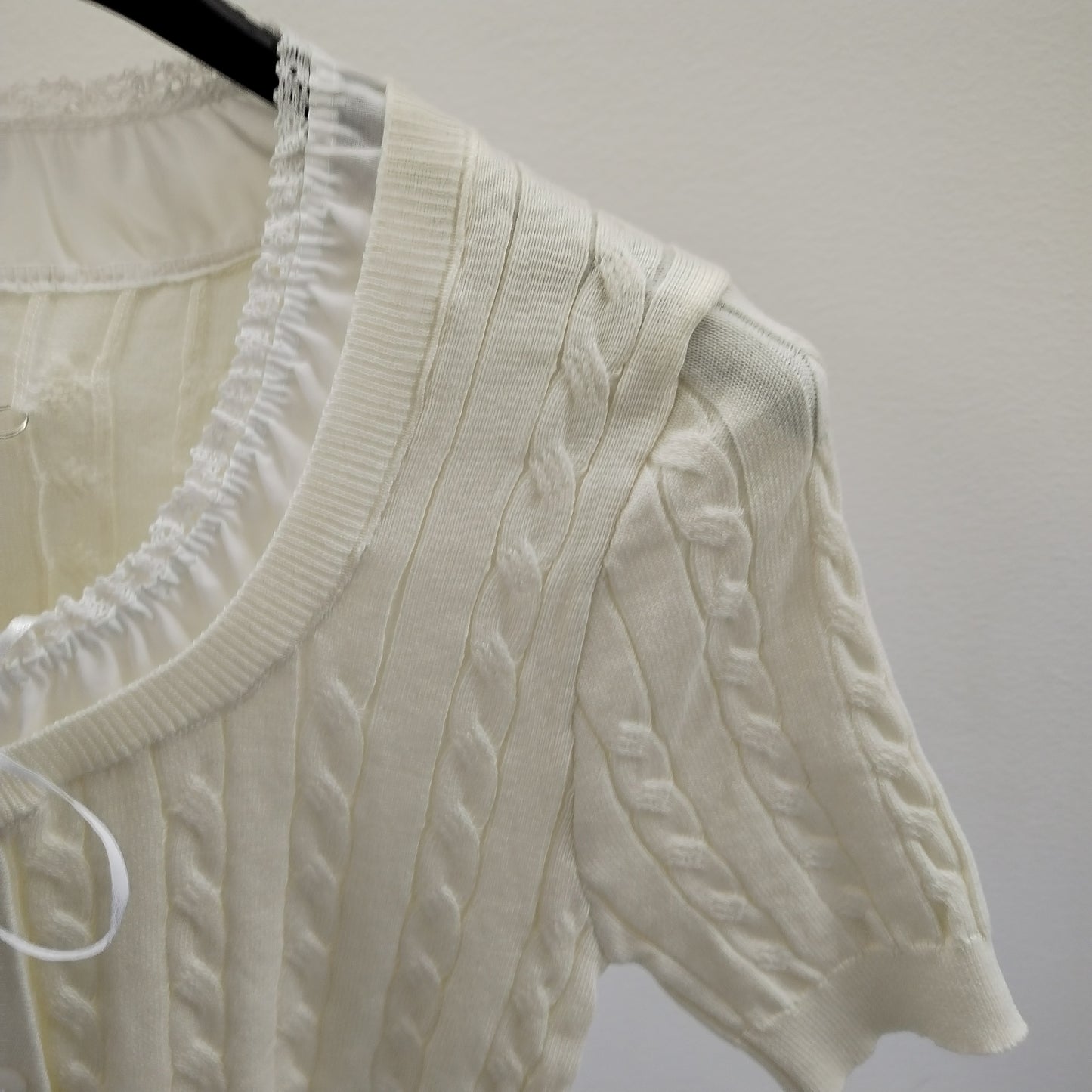 Cardigan Corto a Trecce con Bottoni