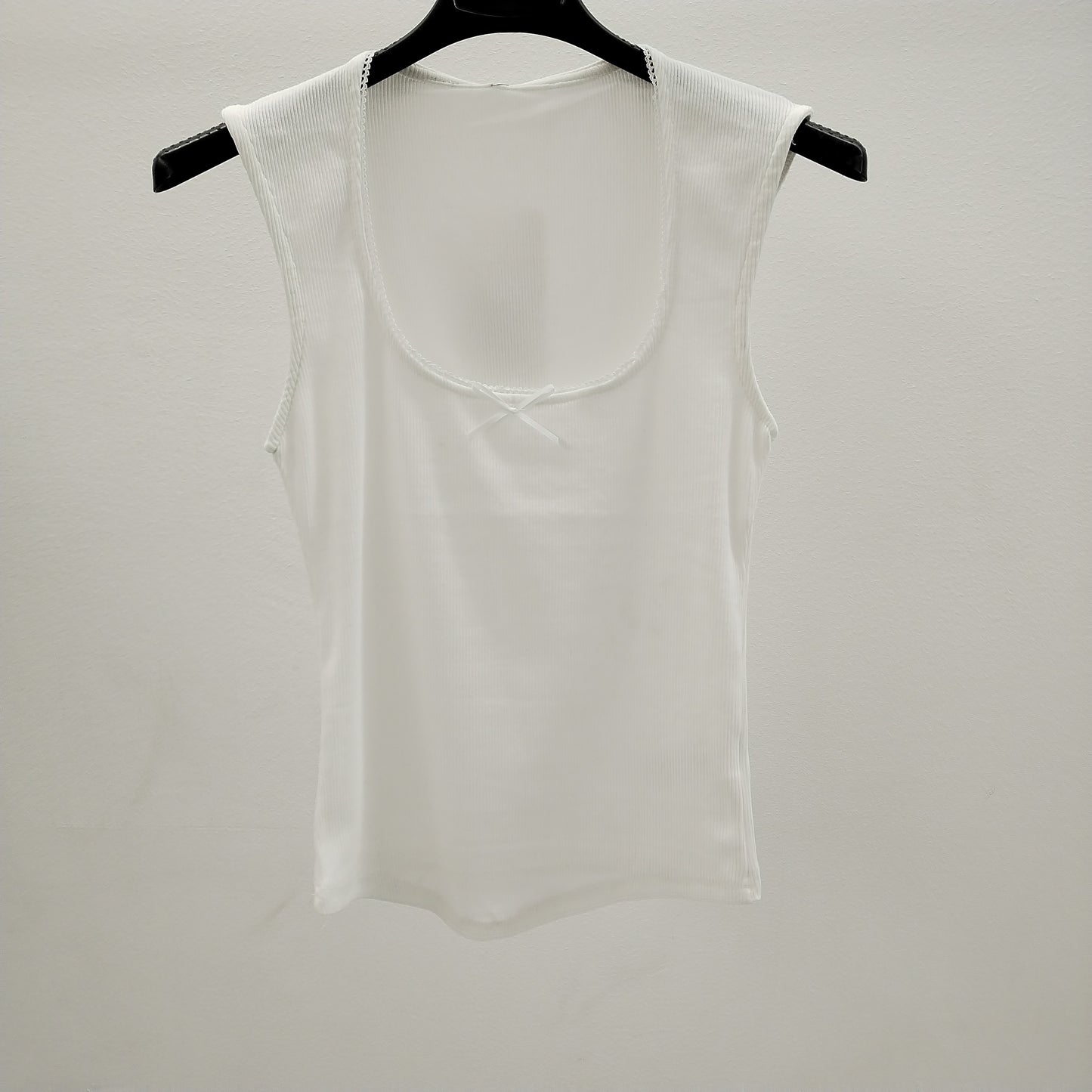 Top Smanicato con Fiocco Decorativo
