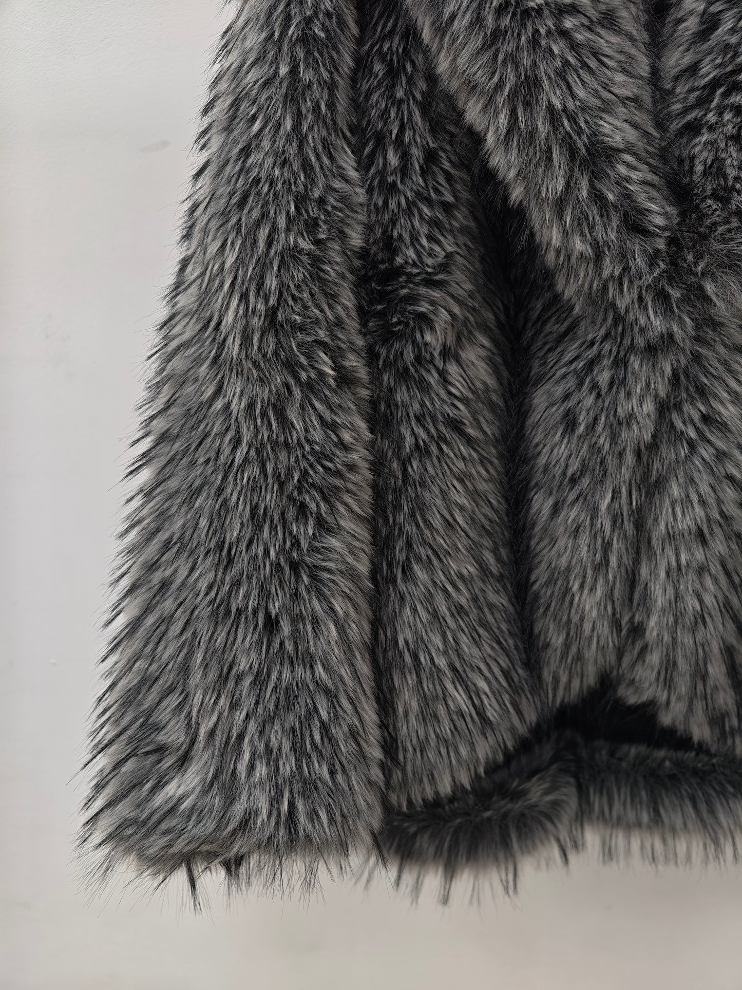 Zayla Women’s Fluffy Faux Fur Short Jacket – Grey Warm Winter Coat, Soft Plush Trendy Aesthetic Outerwear