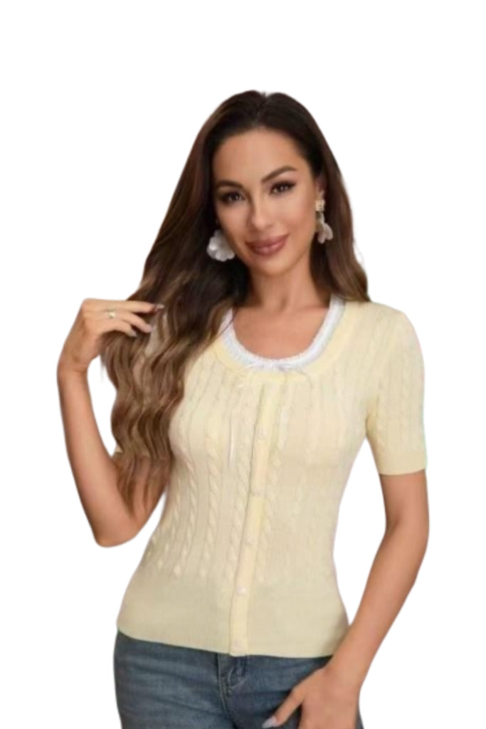 Cardigan Corto a Trecce con Bottoni