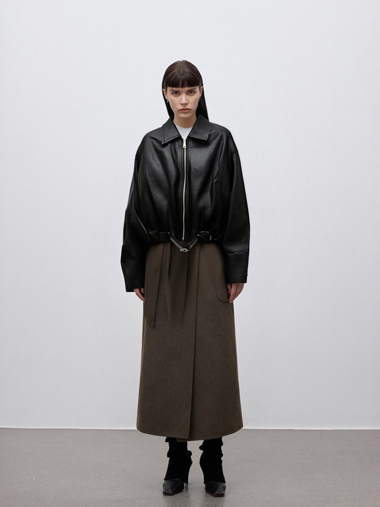 Zayla Women’s Black Faux Leather Cropped Jacket – Oversized Zip-Up Short Coat, Minimalist Fall Winter Outerwear