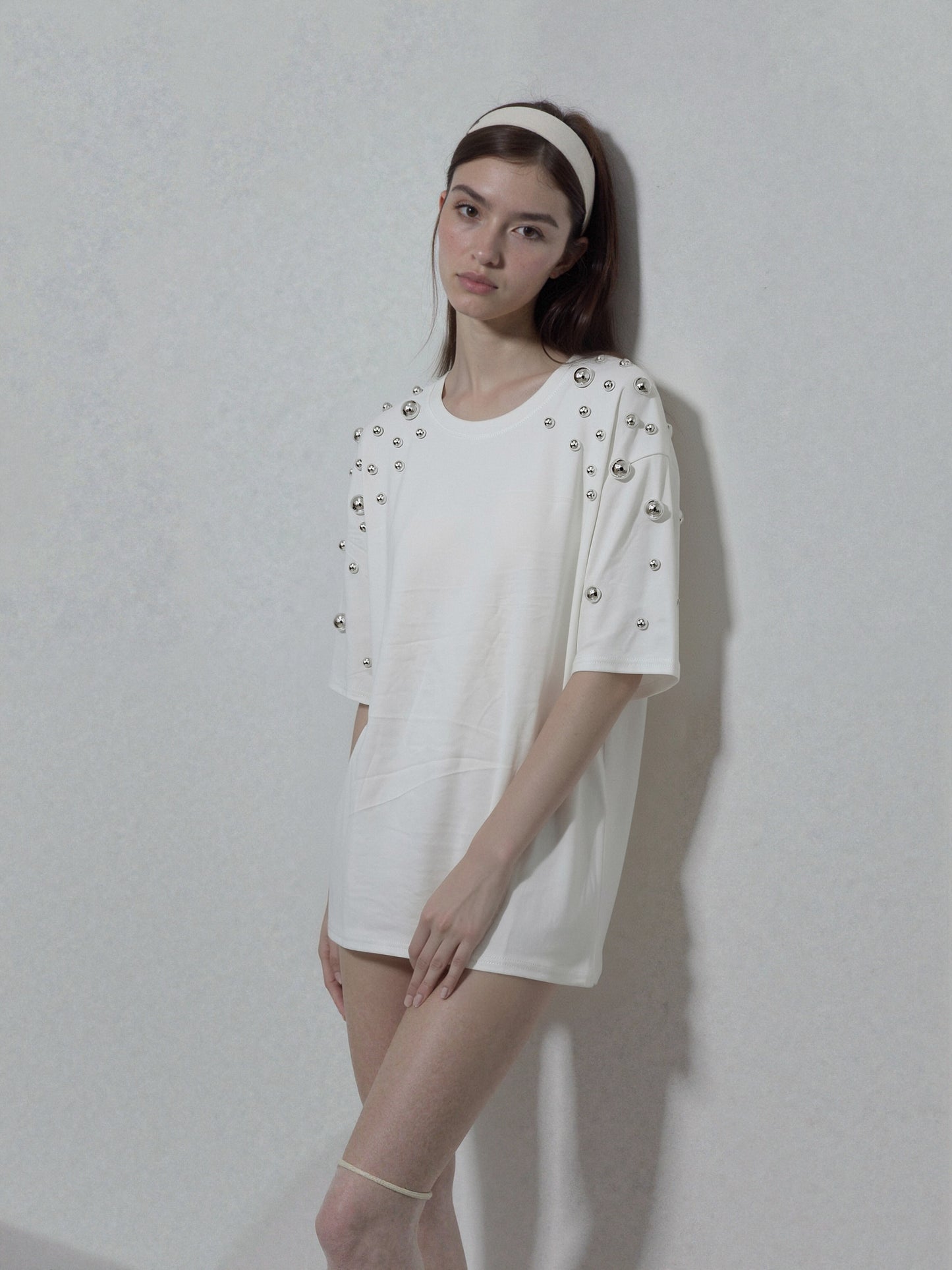 Women’s Studded Shoulder Oversized T-Shirt – Minimalist Short Sleeve Tee with Metal Ball Embellishments, Street Style Statement Top