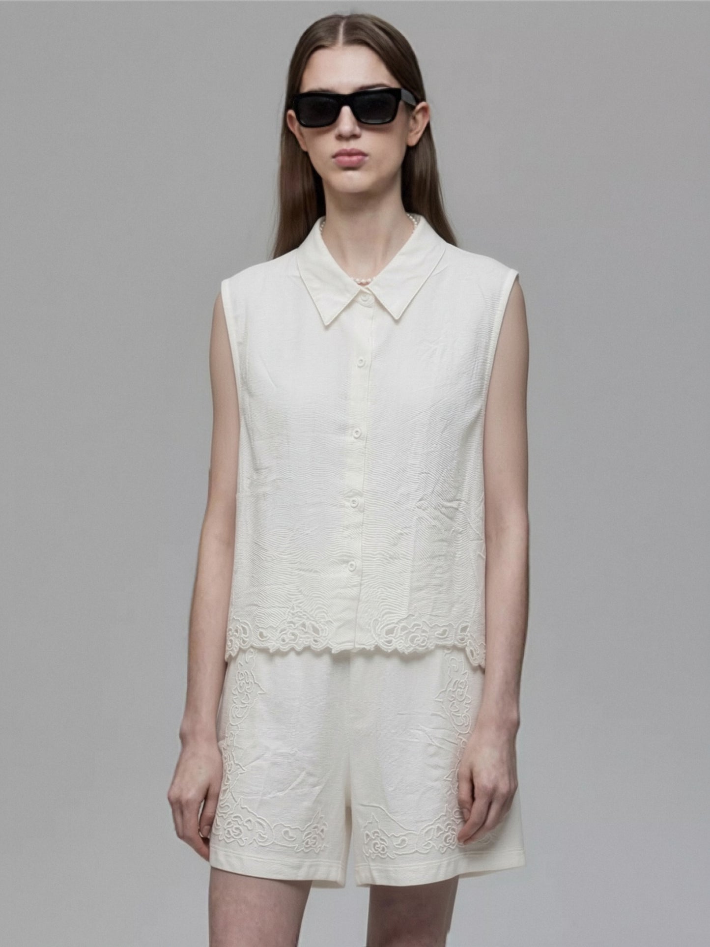 Women’s Embroidered Linen Two-Piece Set – Sleeveless Button-Up Linen Top & Lace Detail Shorts Summer Co-Ord Outfit