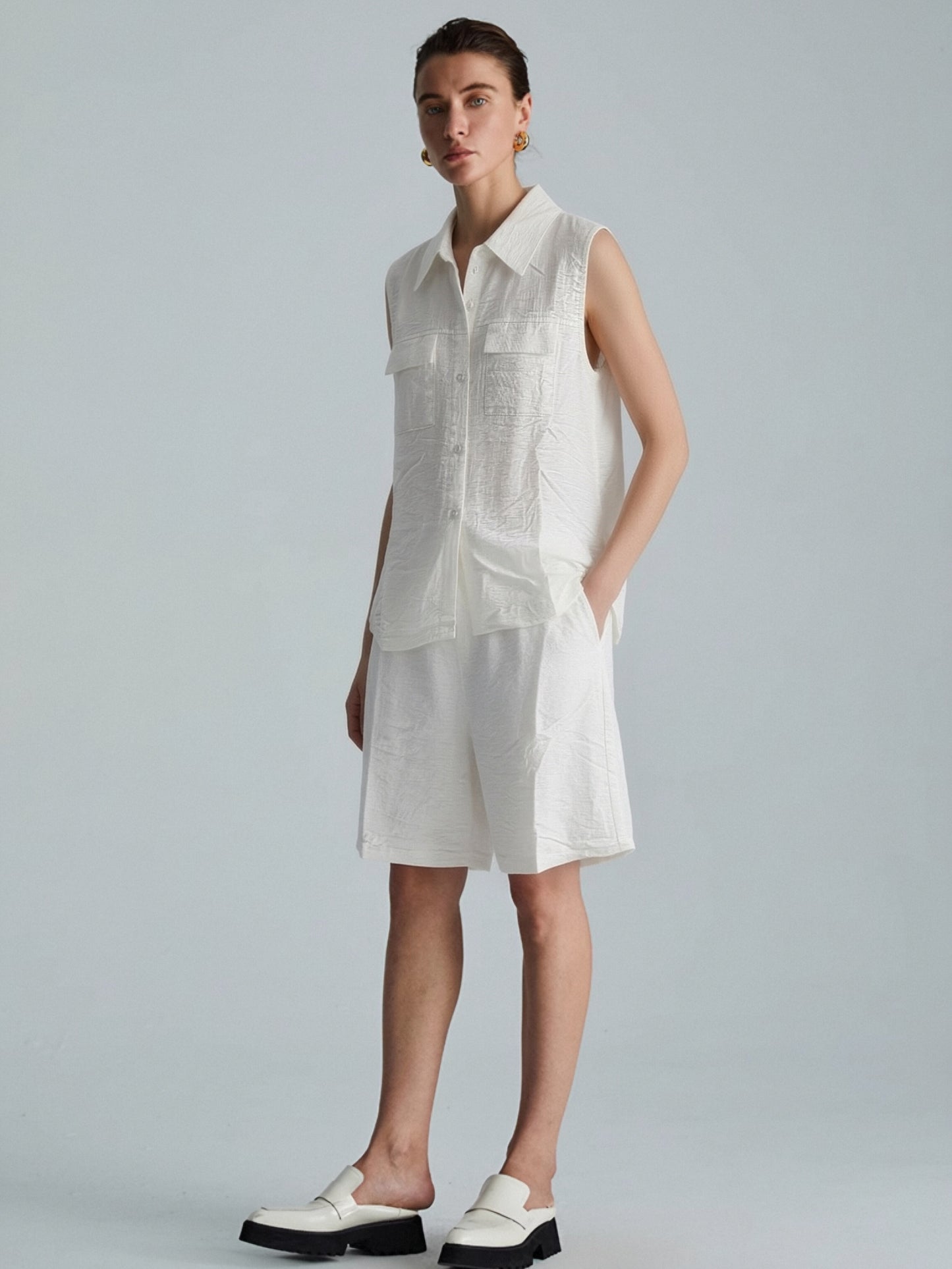 Women’s Linen Two-Piece Shorts Set – Sleeveless Button-Up Linen Shirt & Wide-Leg Shorts Co-Ord Summer Outfit