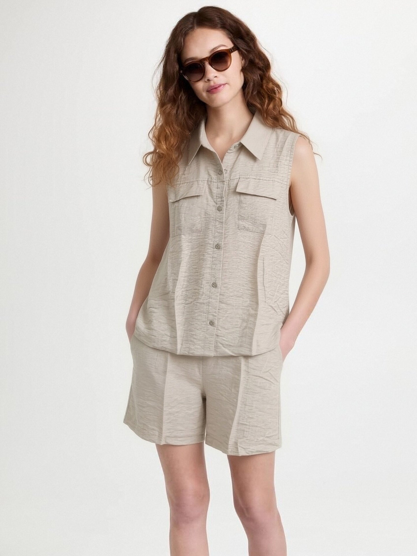 Women’s Linen Two-Piece Shorts Set – Sleeveless Button-Up Linen Shirt & Wide-Leg Shorts Co-Ord Summer Outfit
