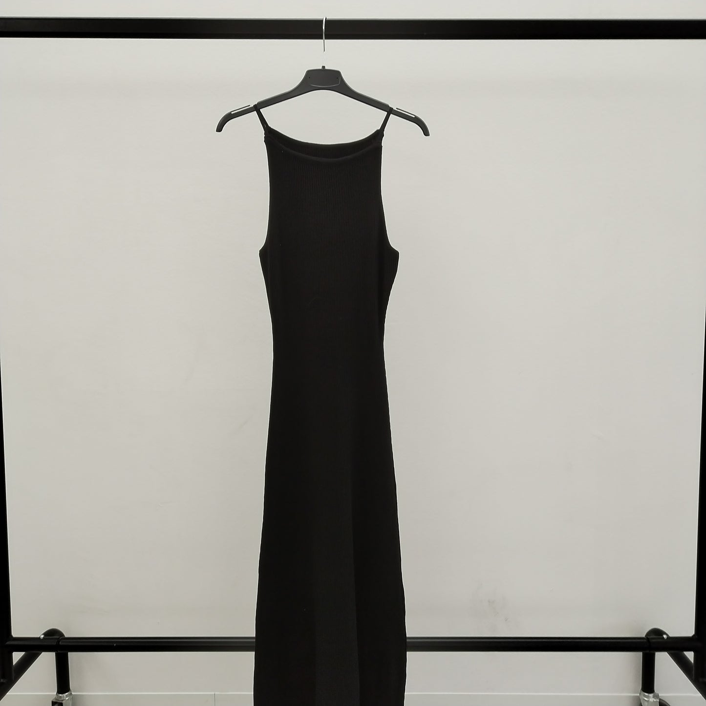 Abito Lungo Elegante con Spalline Sottili