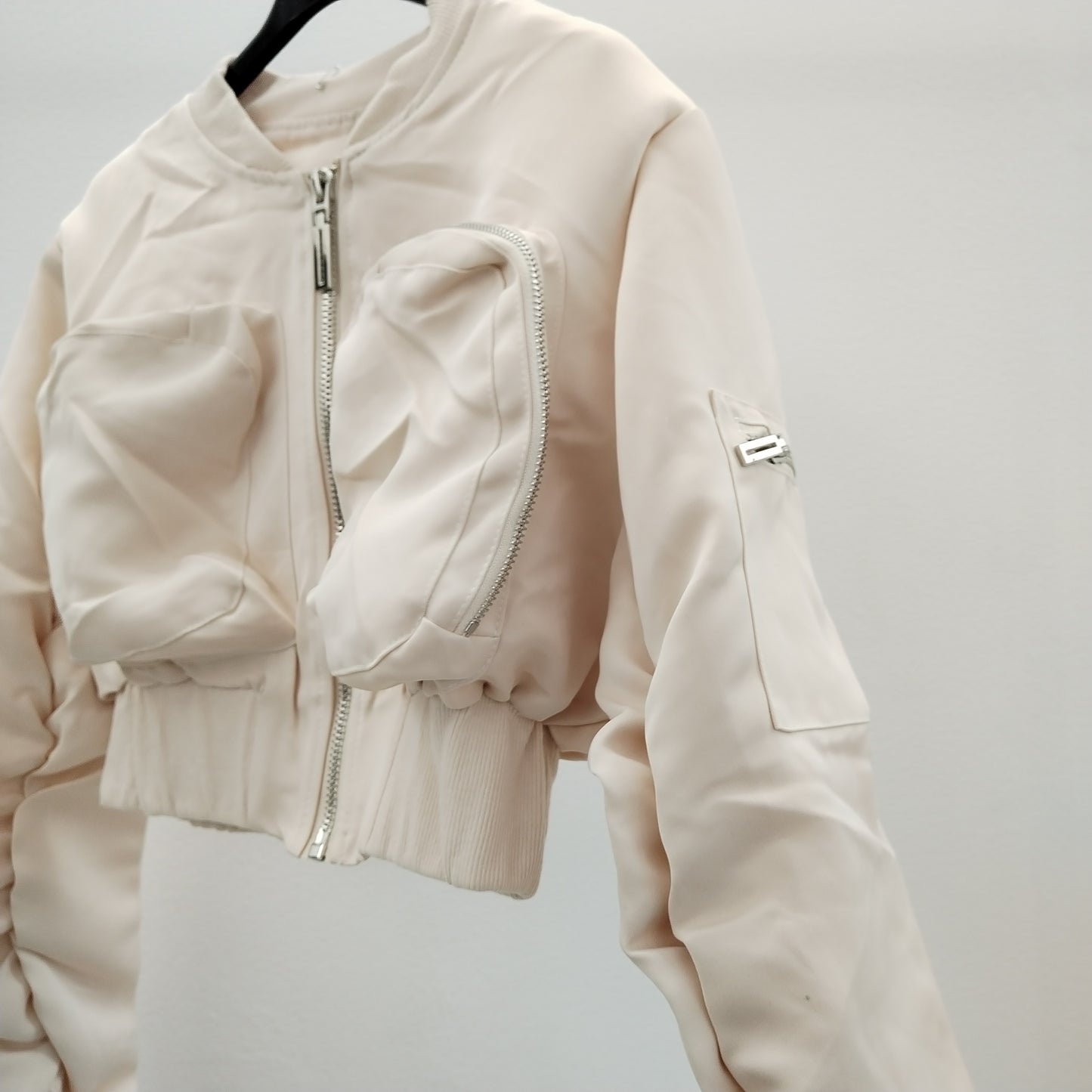 Bomber Corto con Zip e Tasche
