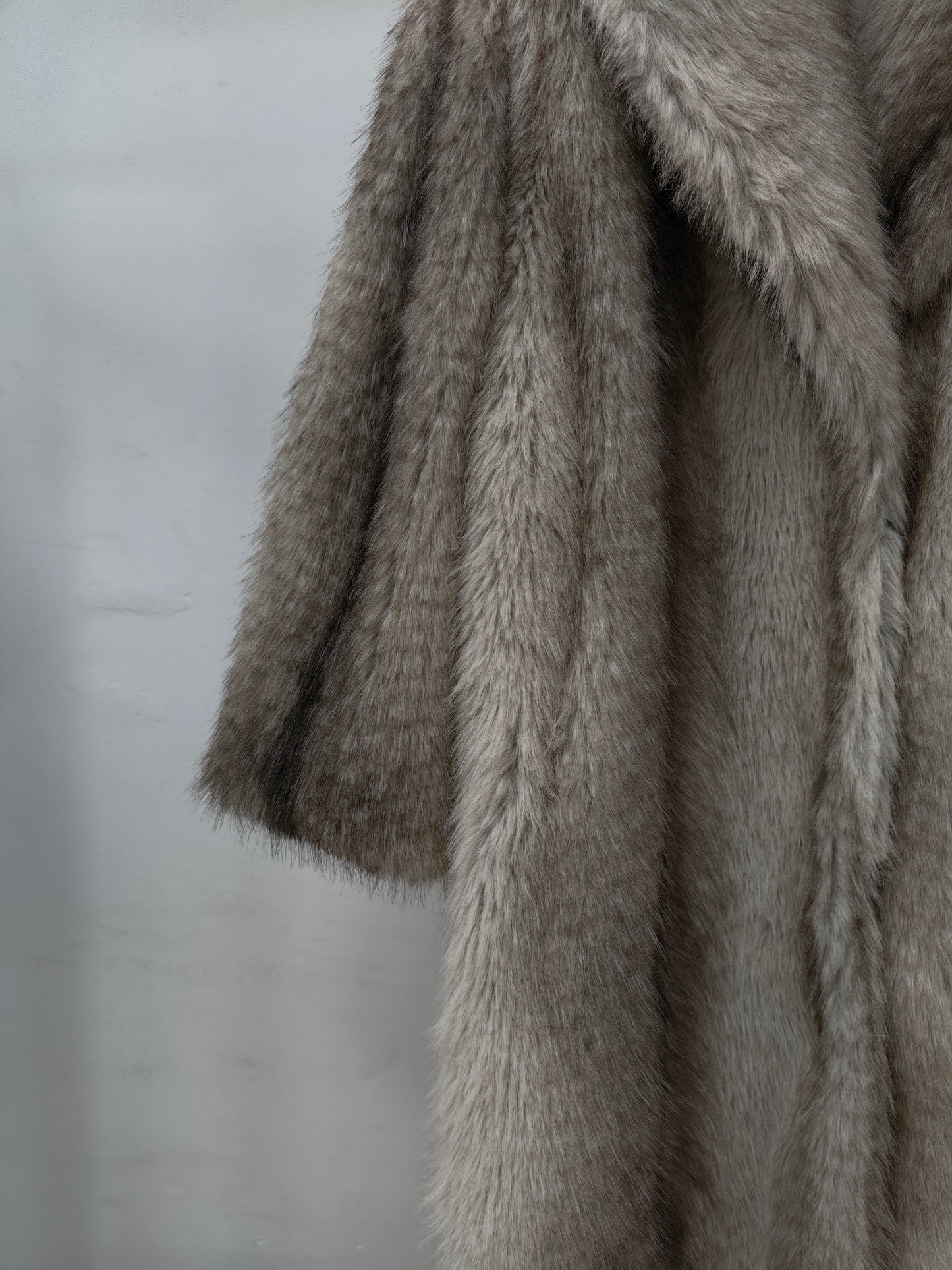 Zayla Women’s Grey Ombre Faux Fur Long Coat – Soft Plush Warm Winter Overcoat, Elegant Gradient Outerwear