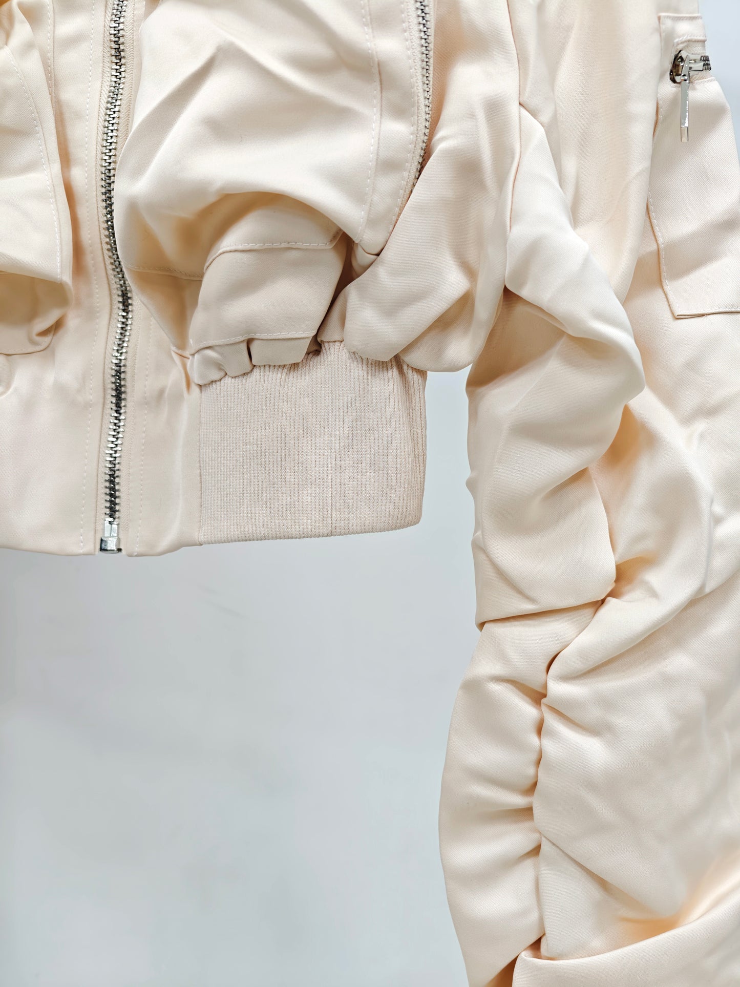 Women’s Cropped Bomber Jacket – Zip-Up Utility Pocket Jacket