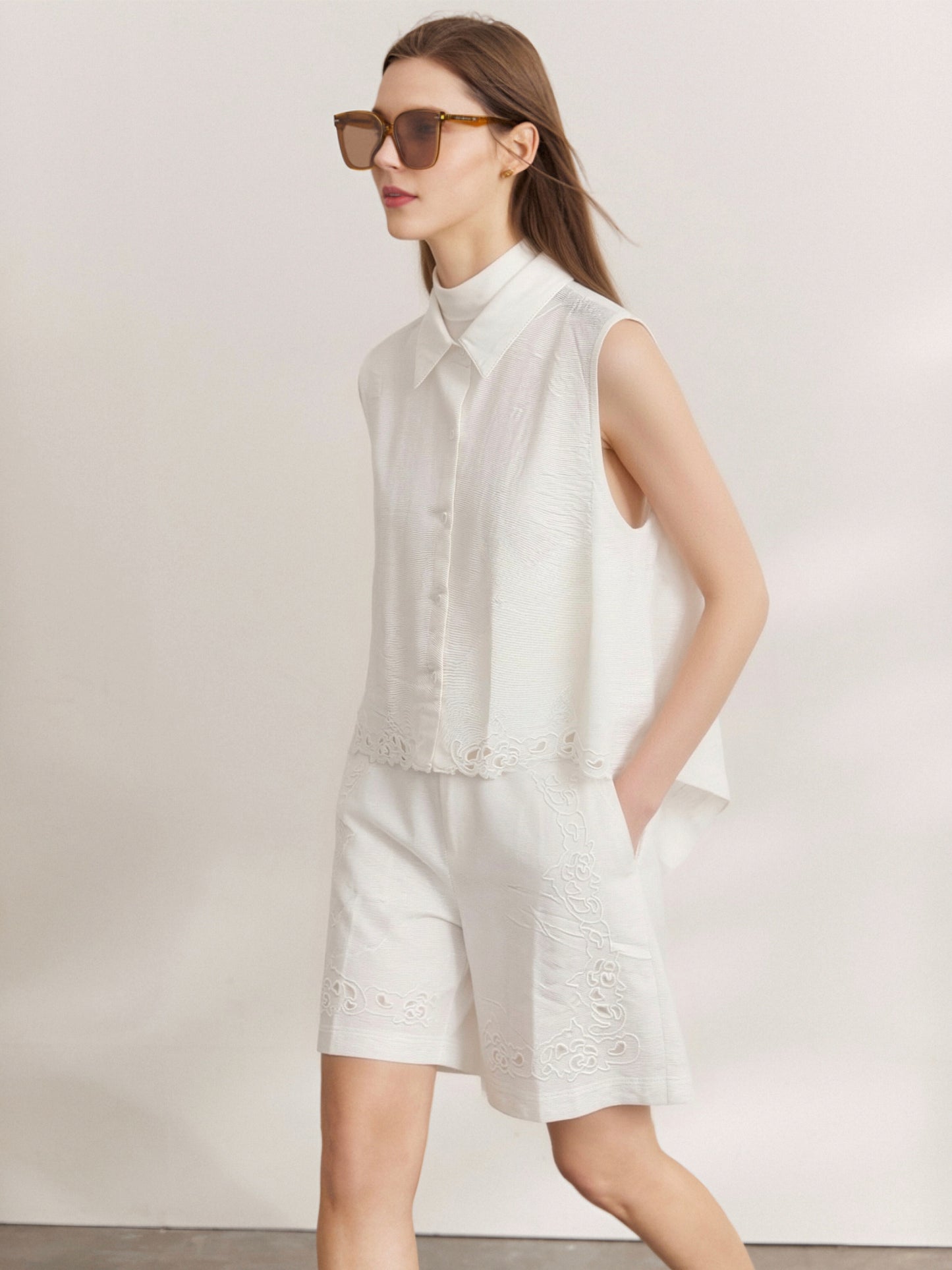 Women’s Embroidered Linen Two-Piece Set – Sleeveless Button-Up Linen Top & Lace Detail Shorts Summer Co-Ord Outfit