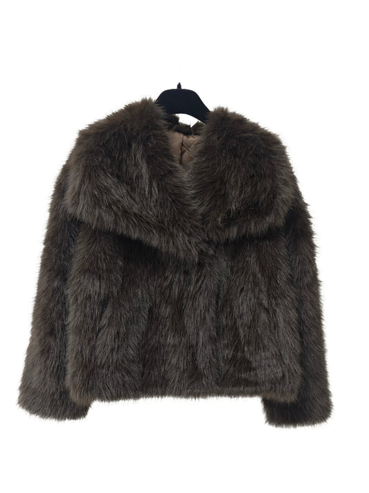 Zayla Women’s Brown Faux Fur Jacket – Oversized Warm Winter Coat, Soft Plush Short Fur Outerwear